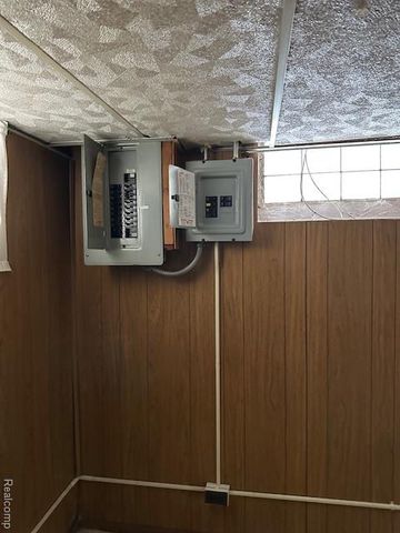 15572 Fordham Street, Detroit, MI 48205