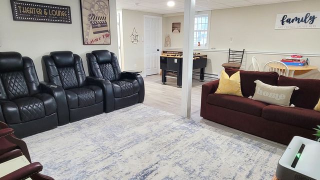 93 E Huntress Pond Road, Barnstead, NH 03225