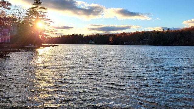 93 E Huntress Pond Road, Barnstead, NH 03225