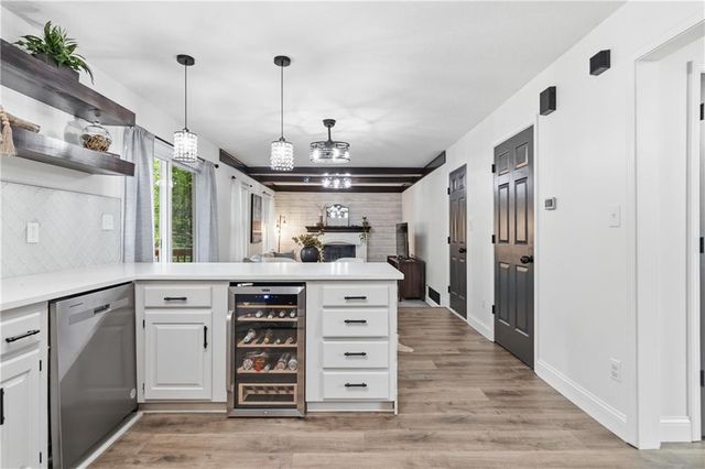 817 NW Golden Court, Blue Springs, MO 64015