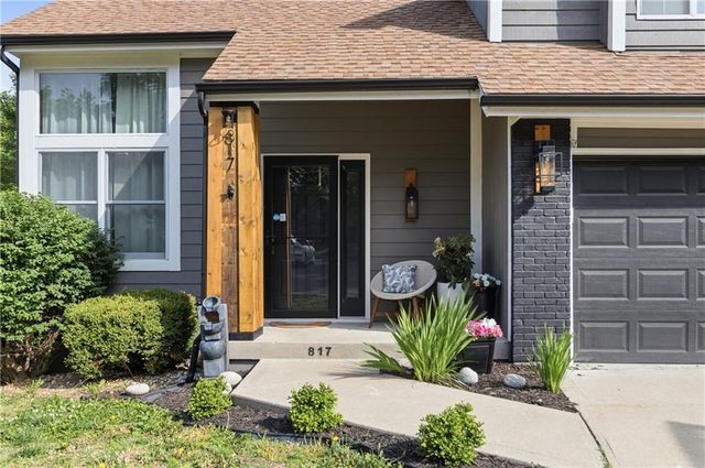 817 NW Golden Court, Blue Springs, MO 64015