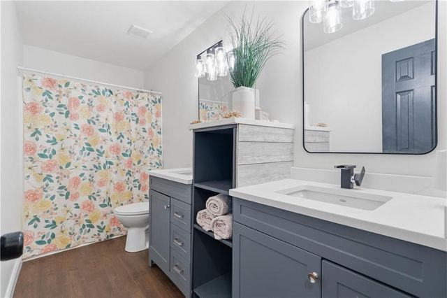 817 NW Golden Court, Blue Springs, MO 64015