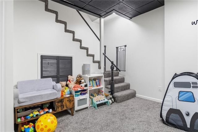 817 NW Golden Court, Blue Springs, MO 64015