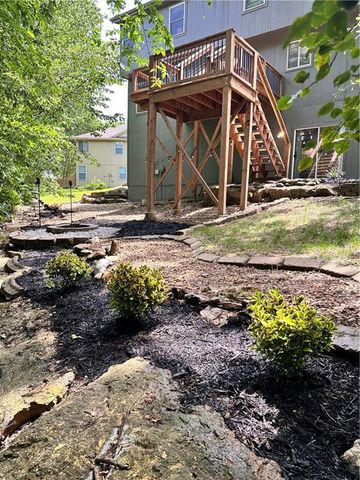 817 NW Golden Court, Blue Springs, MO 64015