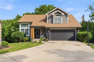 817 NW Golden Court, Blue Springs, MO 64015