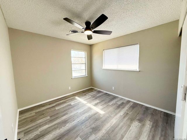 4206 Dauphine, San Antonio, TX 78218