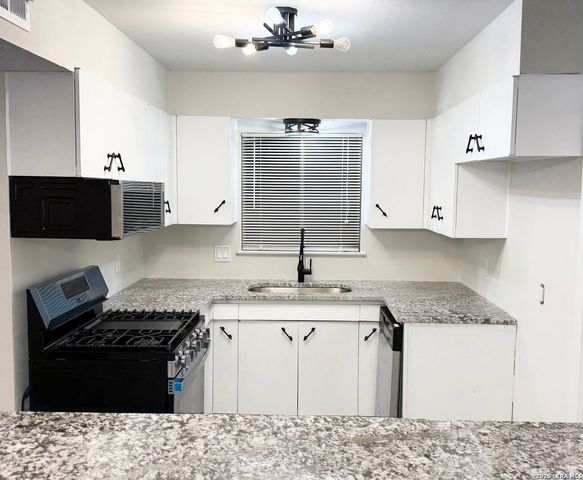 4206 Dauphine, San Antonio, TX 78218