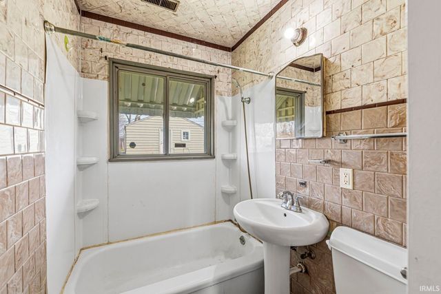 2110 S Gertrude Street, South Bend, IN 46613