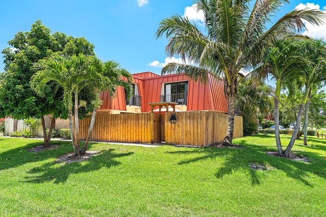 3331 S Meridian Way S A, Palm Beach Gardens, FL 33410