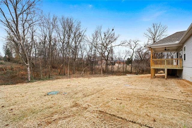 2 Ellwood Circle, Bella Vista, AR 72715