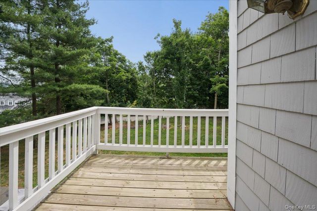 8 Oakcrest Lane, Hastings-on-hudson, NY 10706
