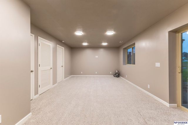 9406 S 173rd Street, Omaha, NE 68136