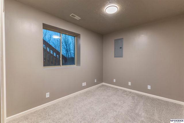 9406 S 173rd Street, Omaha, NE 68136