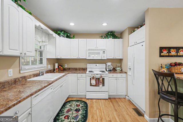 542 Eastern Cross Lane, Clayton, GA 30525