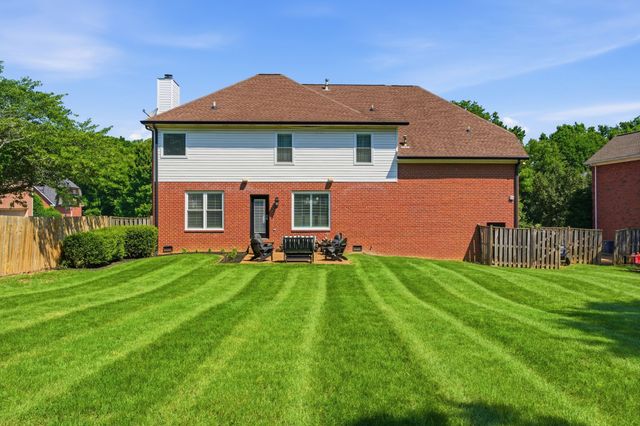 108 Crooked Creek Ln, Hendersonville, TN 37075