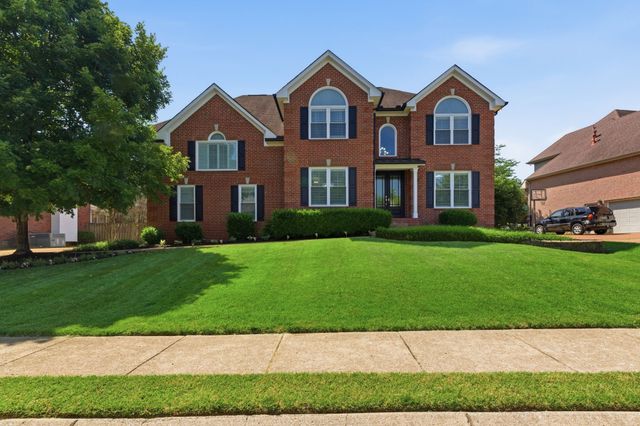 108 Crooked Creek Ln, Hendersonville, TN 37075