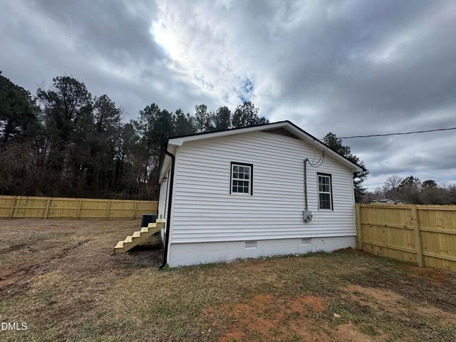 119 Fox Pond Road, Henderson, NC 27537