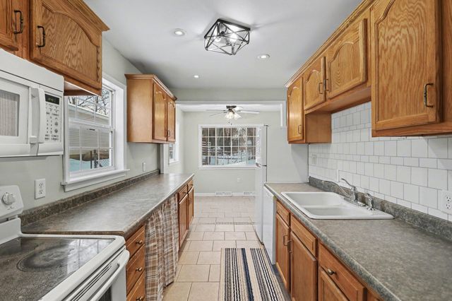 1018 Burr Oak Street, Albion City, MI 49224