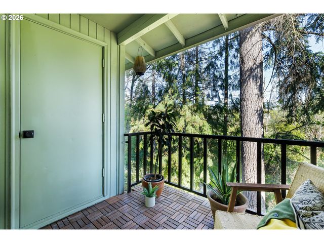 11990 Sw CORBY Dr 2, Portland, OR 97225