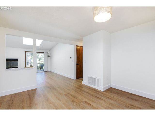 11990 Sw CORBY Dr 2, Portland, OR 97225