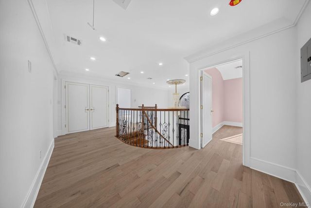 946 Cherry Lane, Garden City Park, NY 11001