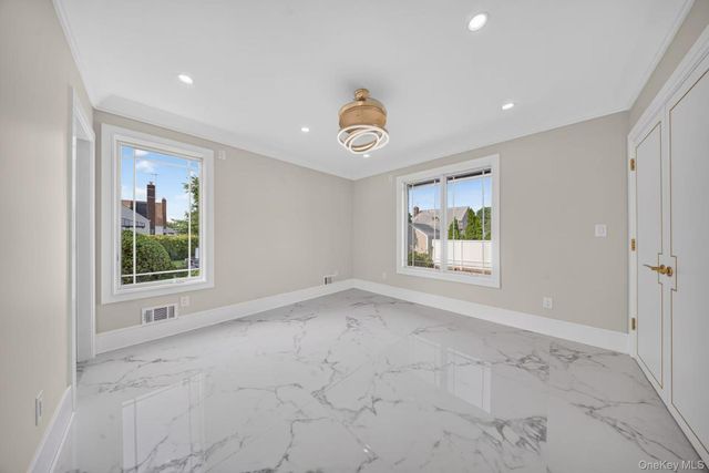 946 Cherry Lane, Garden City Park, NY 11001