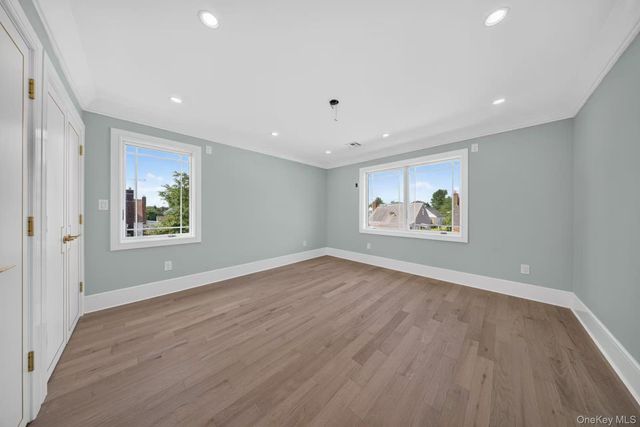 946 Cherry Lane, Garden City Park, NY 11001