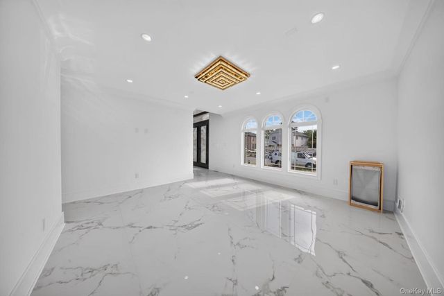 946 Cherry Lane, Garden City Park, NY 11001