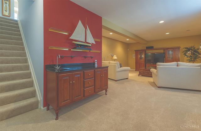 8199 Jeannes Creek Lane, West Chester, OH 45069