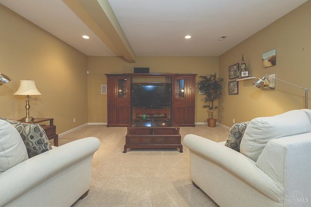 8199 Jeannes Creek Lane, West Chester, OH 45069