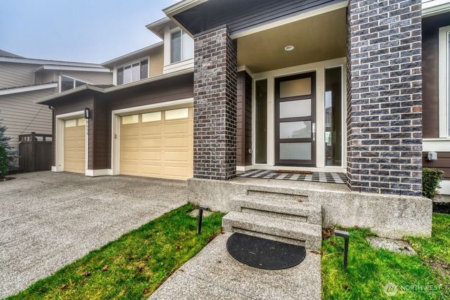 5658 S 328th Place, Auburn, WA 98001