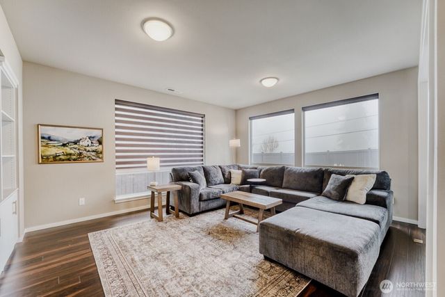 5658 S 328th Place, Auburn, WA 98001