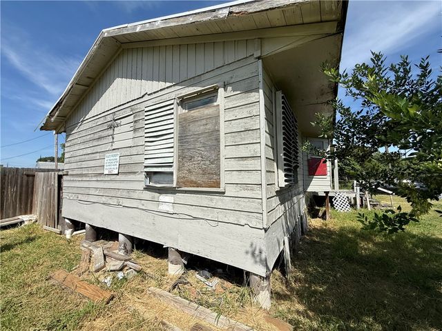 1237 Oberste St, Corpus Christi, TX 78418