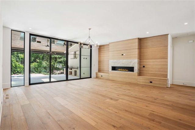 388 Londonberry Road, Sandy Springs, GA 30327