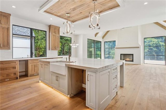 388 Londonberry Road, Sandy Springs, GA 30327