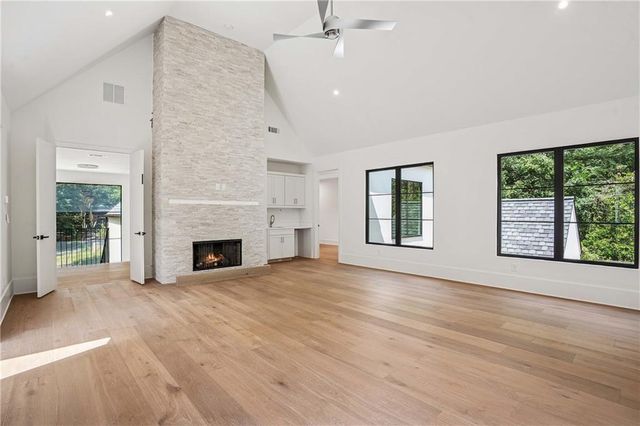 388 Londonberry Road, Sandy Springs, GA 30327