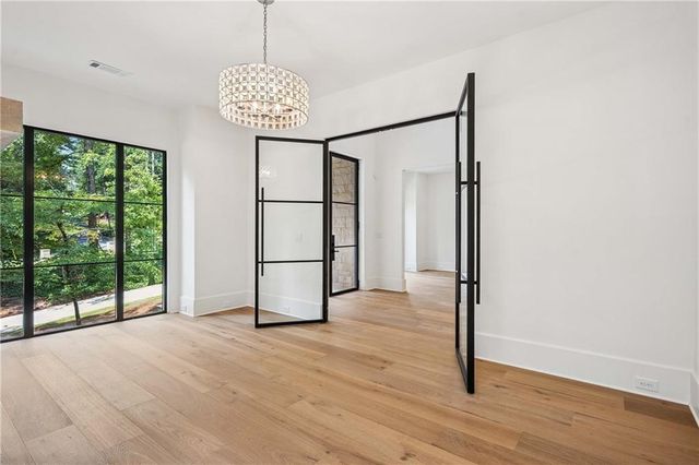 388 Londonberry Road, Sandy Springs, GA 30327