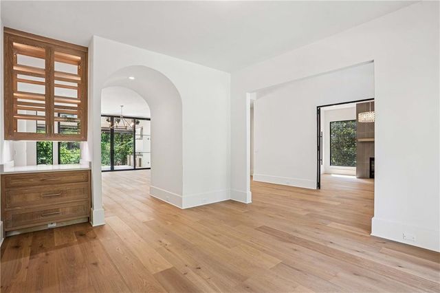 388 Londonberry Road, Sandy Springs, GA 30327