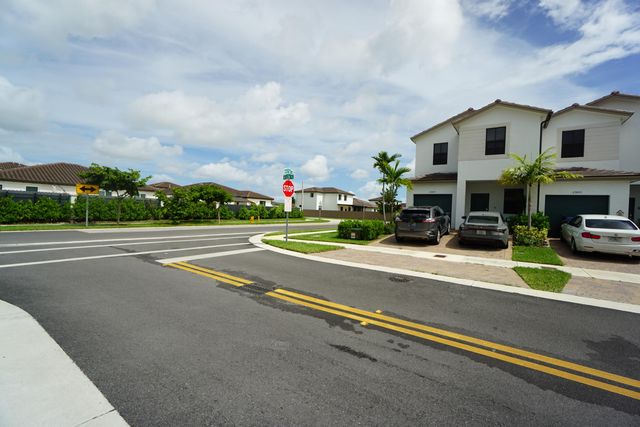 23010 SW 128th Place, Miami, FL 33170