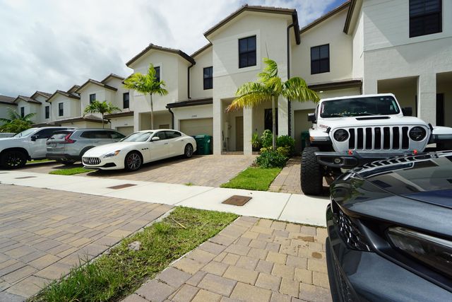 23010 SW 128th Place, Miami, FL 33170