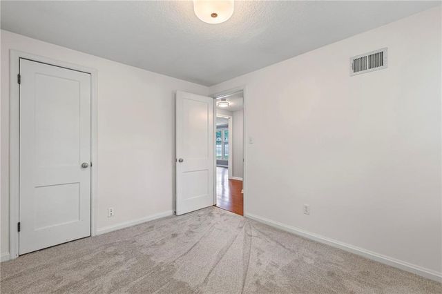 7407 Roe Avenue, Prairie Village, KS 66208