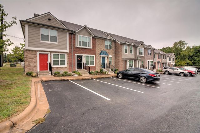 202 S College ST 8, Georgetown, TX 78626