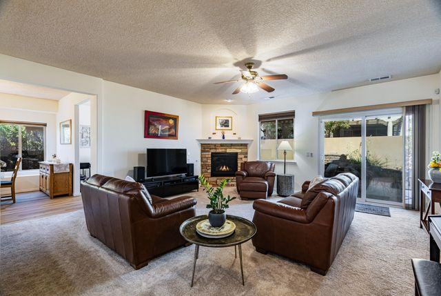 901 Prairie Zinnia Drive, Bernalillo, NM 87004