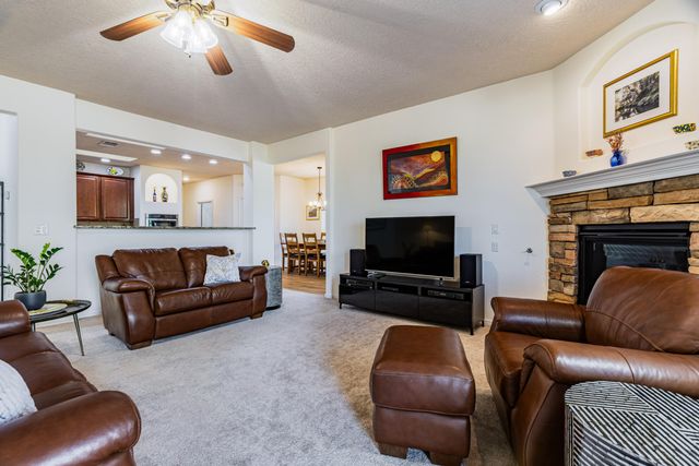 901 Prairie Zinnia Drive, Bernalillo, NM 87004