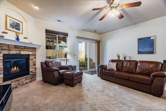 901 Prairie Zinnia Drive, Bernalillo, NM 87004