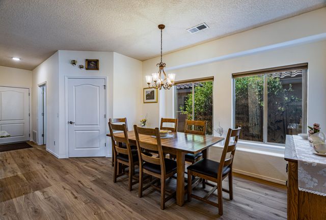 901 Prairie Zinnia Drive, Bernalillo, NM 87004
