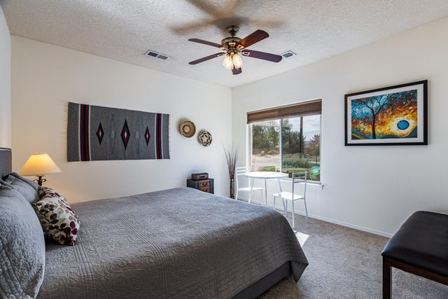 901 Prairie Zinnia Drive, Bernalillo, NM 87004