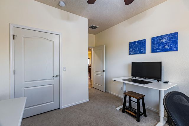 901 Prairie Zinnia Drive, Bernalillo, NM 87004