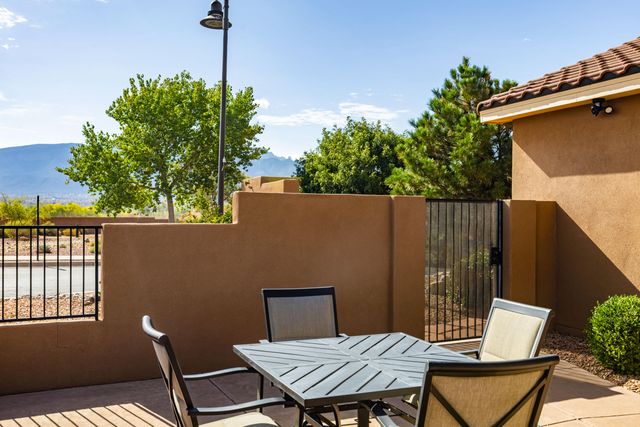 901 Prairie Zinnia Drive, Bernalillo, NM 87004