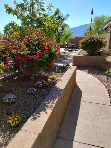 901 Prairie Zinnia Drive, Bernalillo, NM 87004